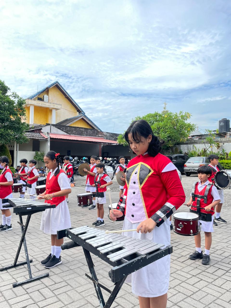 Seperangkat Drumband